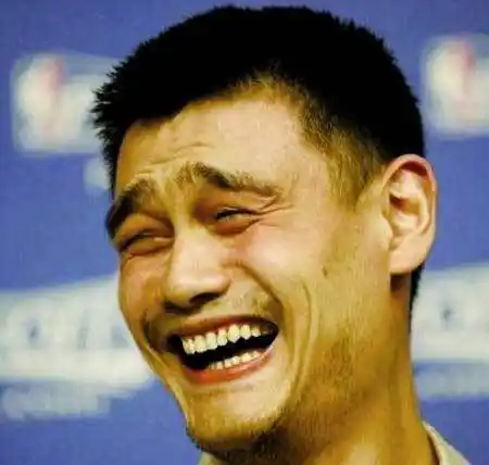 a:23333表示狂笑,捶地大笑,爆笑不止的意思,多作为吐槽专用,含有对