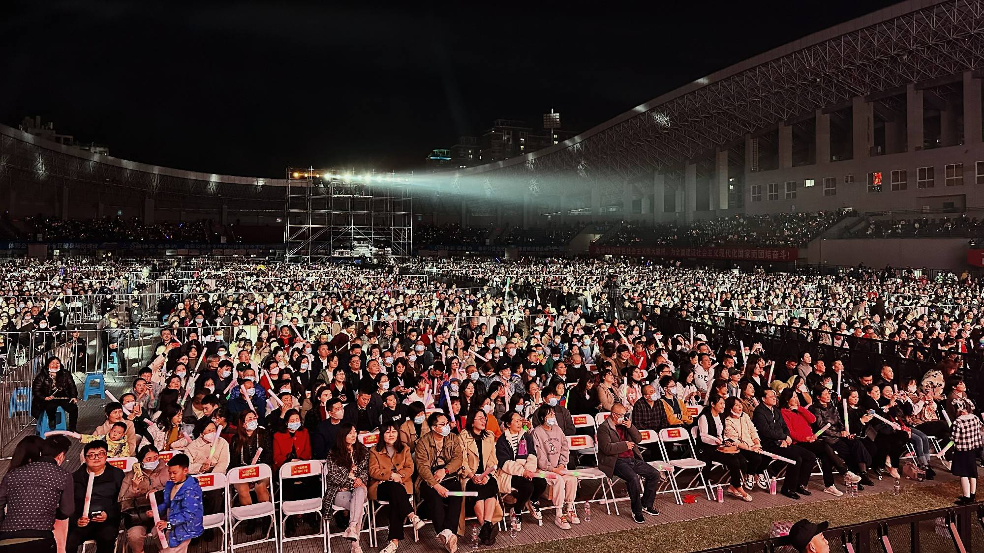 长沙,青岛,南京巡演将开启_观众_民谣_演唱会