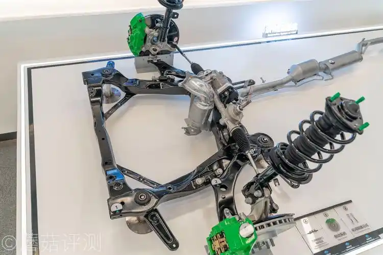 ▼车轮架是铝的,看起来用料不错.