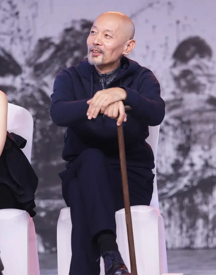 原创葛优面容消瘦与人合影满足期待宋丹丹儿媳天价月子中心生二胎