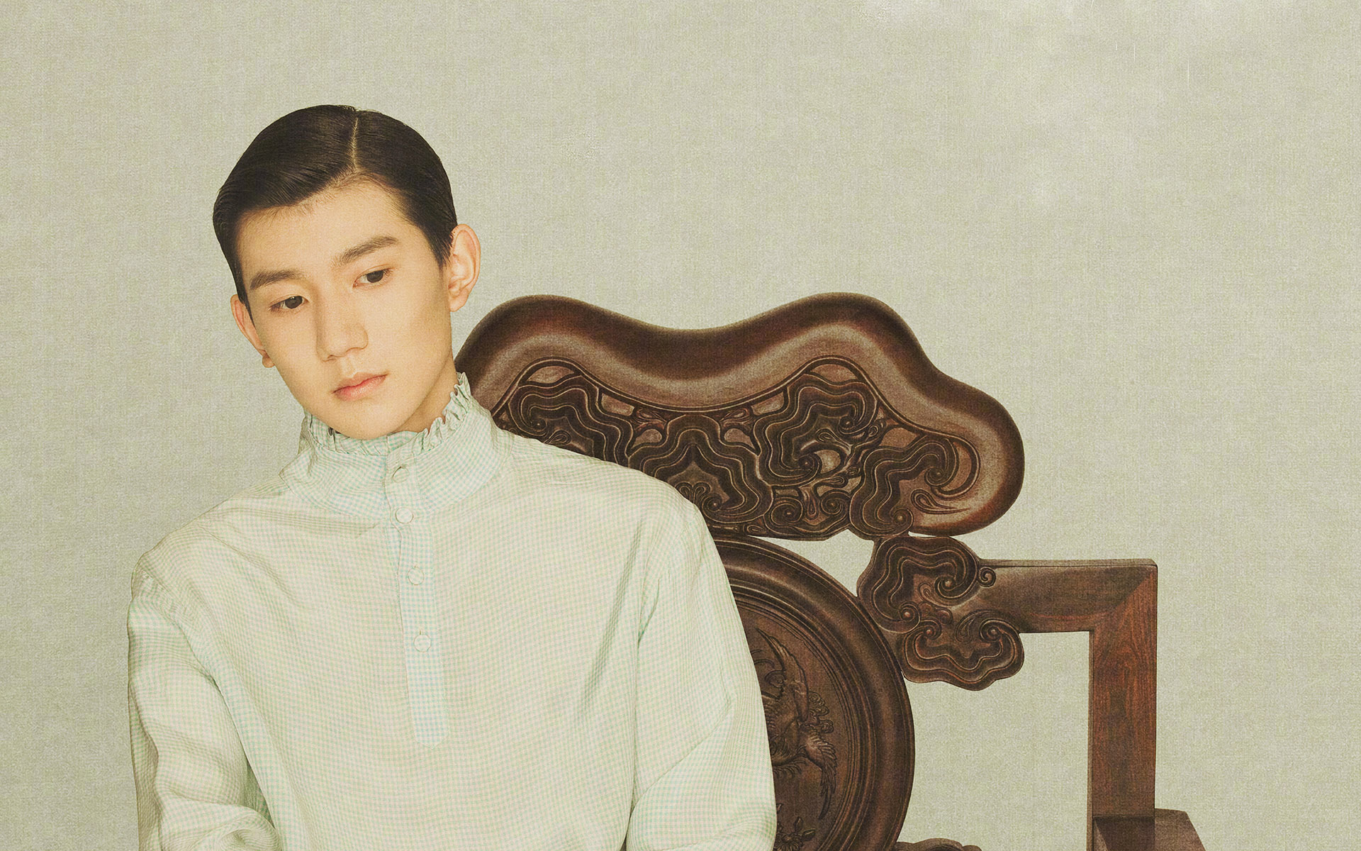 王源芭莎男士复古时尚杂志写真桌面壁纸,王源亮相等芭莎男士,演绎成熟