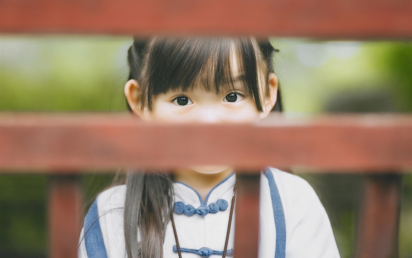 可爱超萌小女孩写真高清桌面壁纸