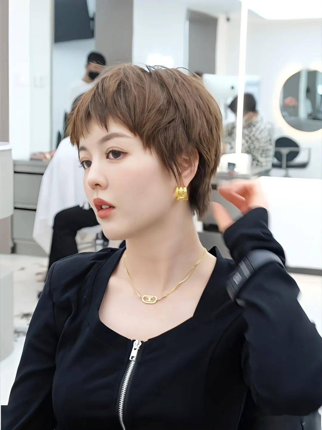 2023发廊最热"剪豁了精灵超短发"_发型_时尚_侵权