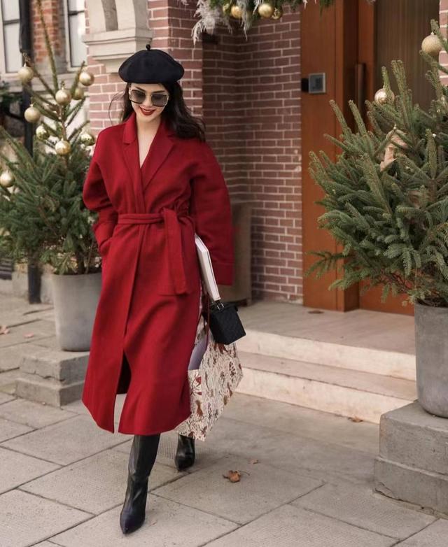 年底流行穿"红色"衣服,讨彩头图吉利,显白提气质,有节日氛围