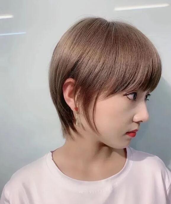 短发图片女2021新款减龄,最最重要的减龄短发发型_发型造型_宝妈时尚