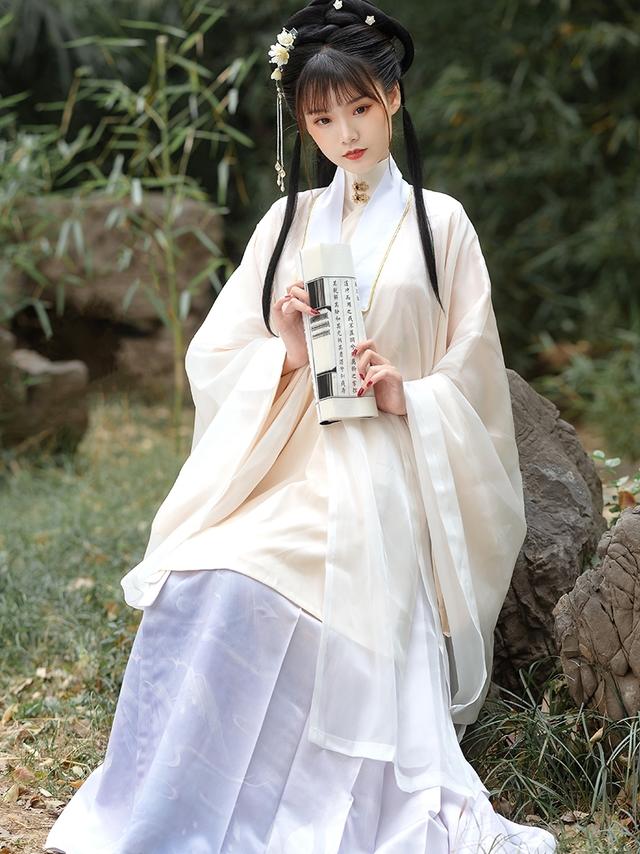 明代服饰:紫萧吹月翔丹风,翠袖临风舞彩鸾