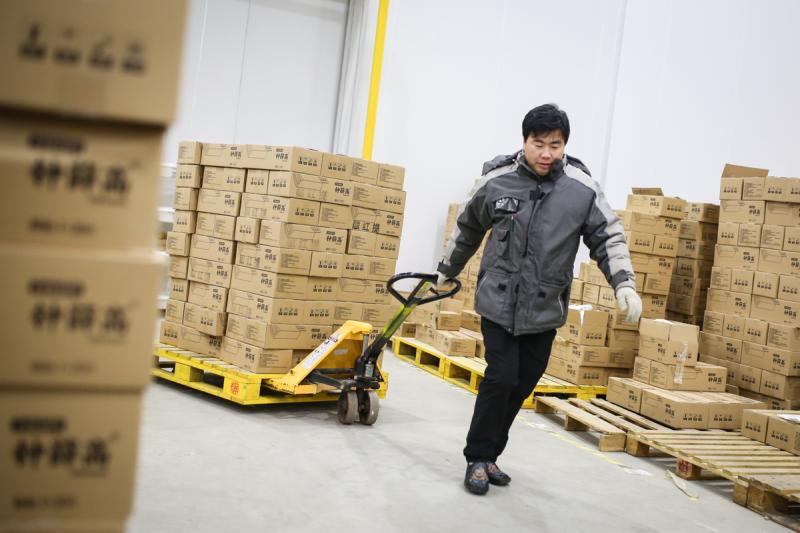 网红雪糕搬运工:-20℃的冷库里穿棉服,一天搬运三万块