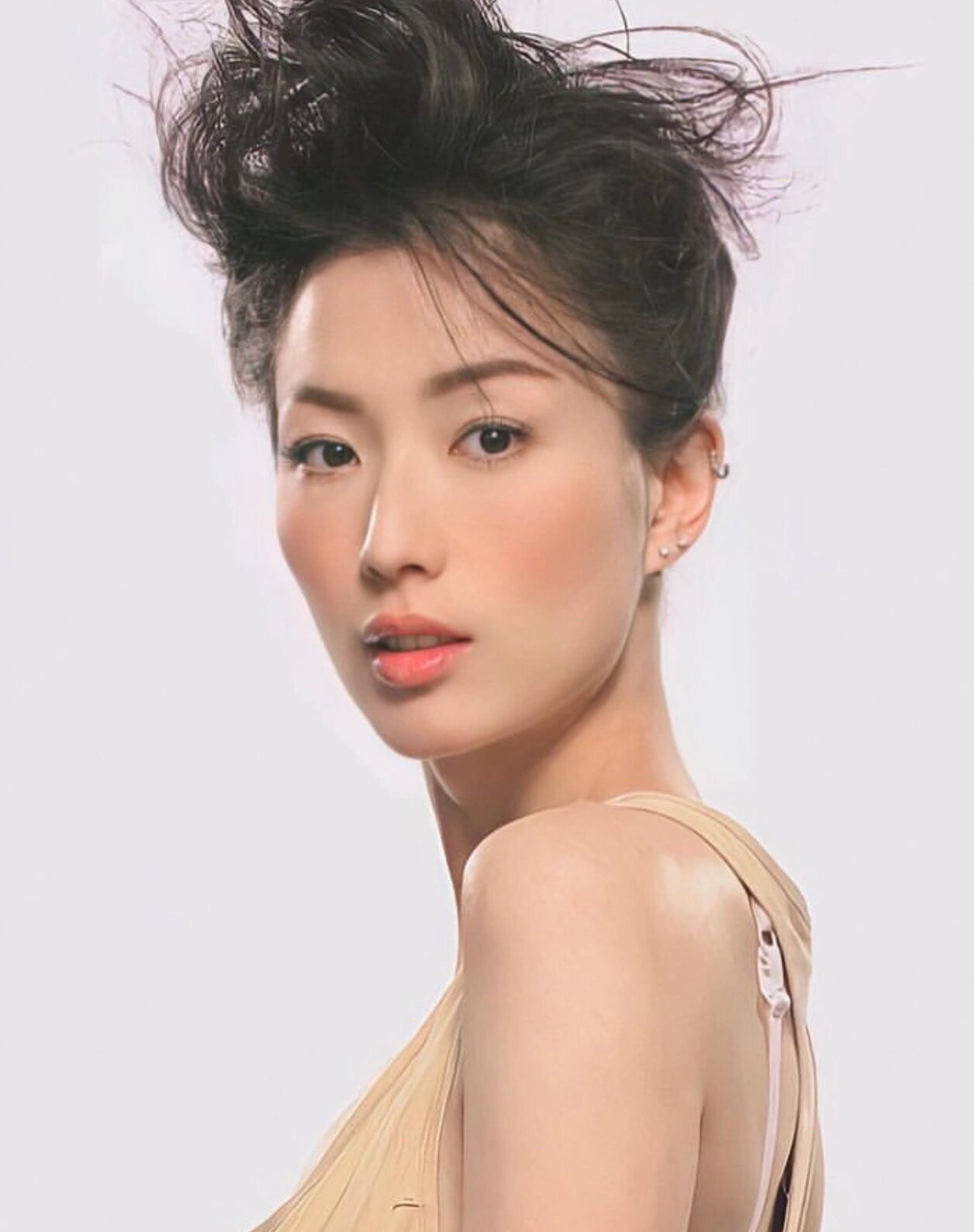 罕见的清纯系郑秀文 第一次看到年轻时候(估计30岁左右)的郑秀文这么