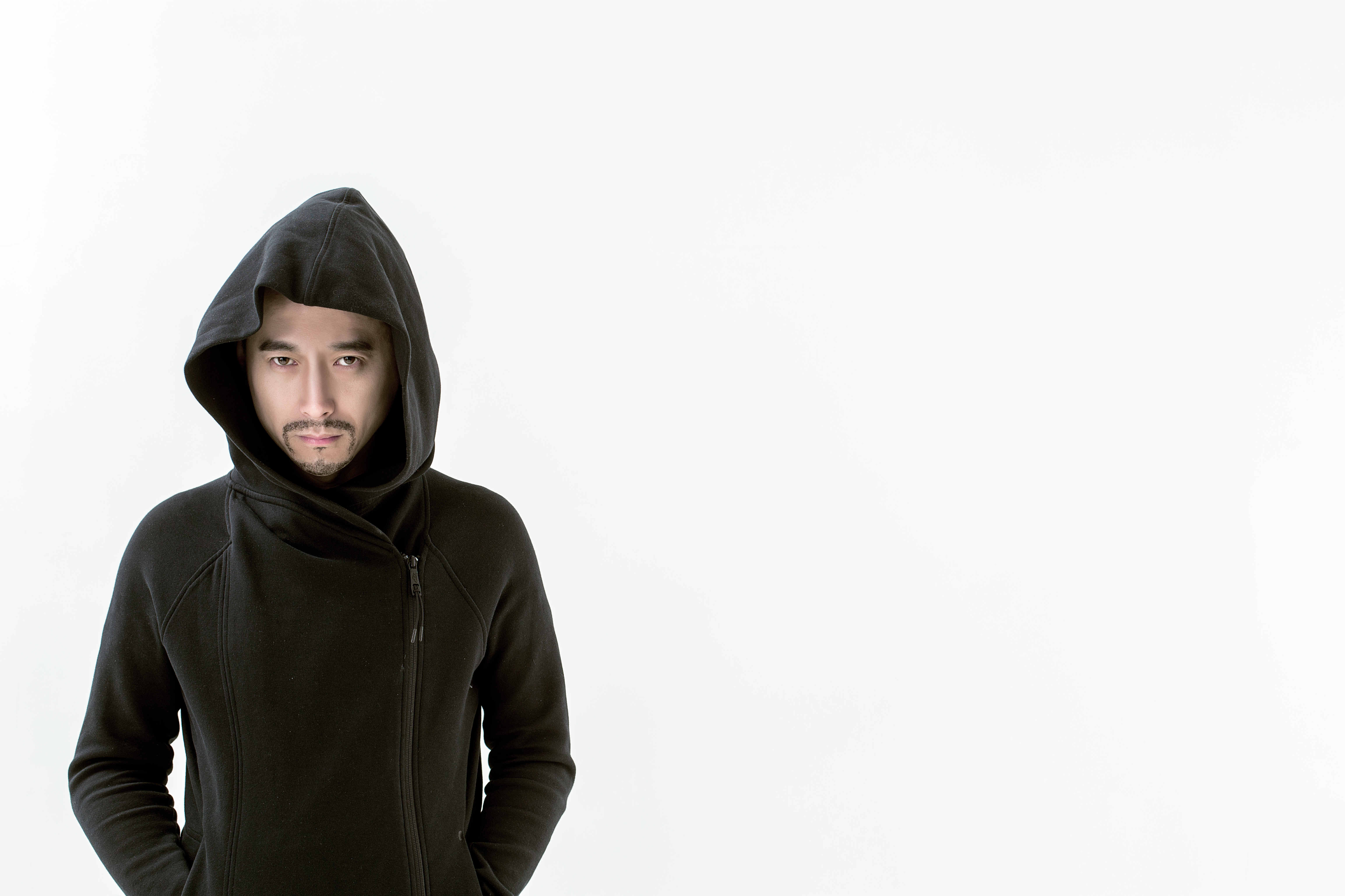 蓝波首张唱片即将发行 斥资百万谱写经典