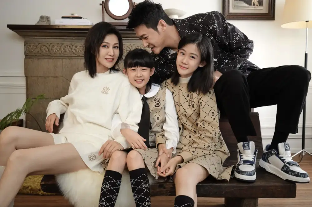 陆毅一家四口同框!