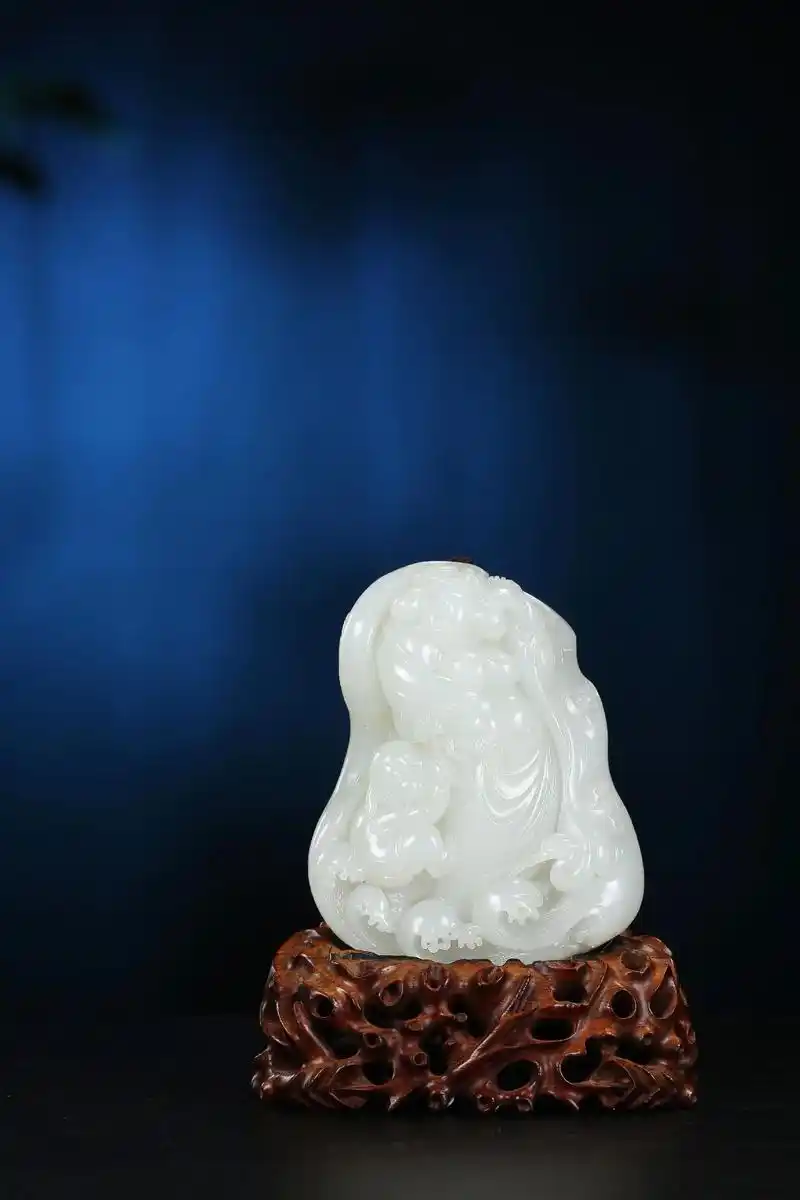 吴德昇大师新疆和田玉籽料精品摆件……唐韵#纯手工雕刻 #玉雕 - 抖音