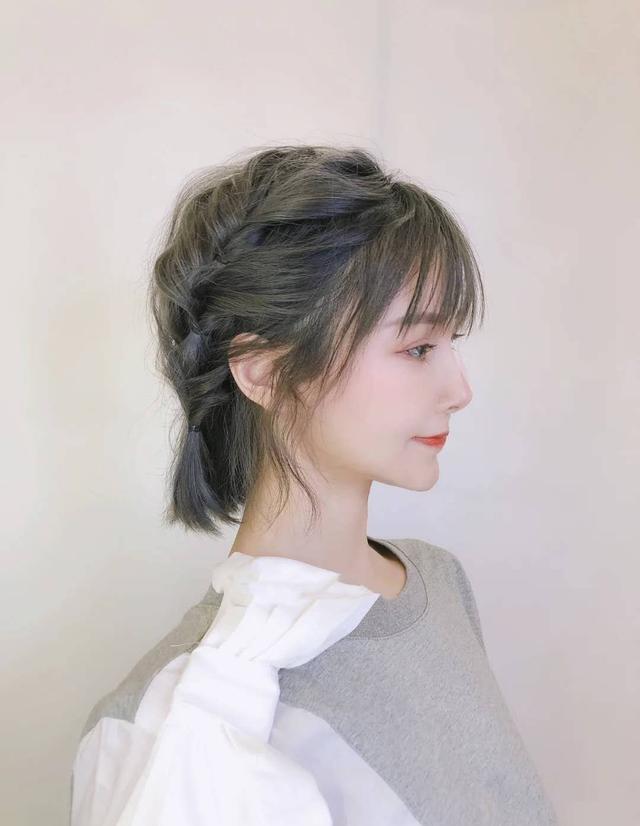 短发女生有福了,这样扎减龄俏皮,明星也都这么扎,超迷人
