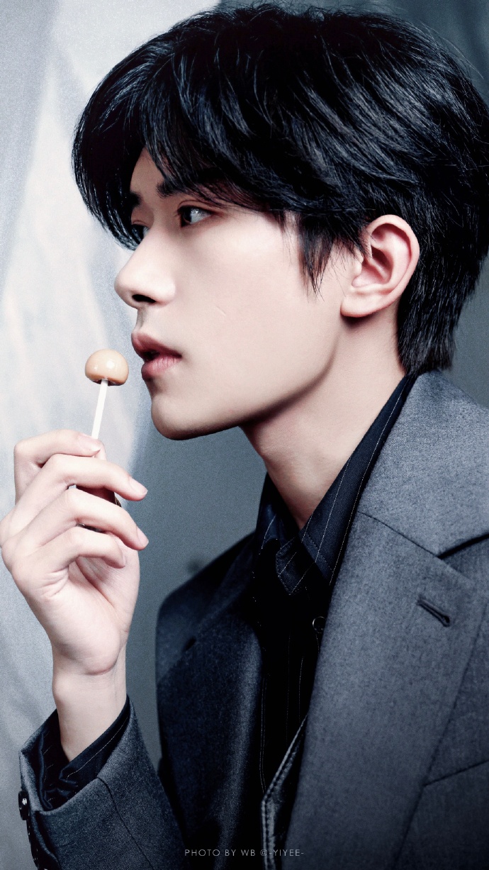 #易烊千玺六一营业#