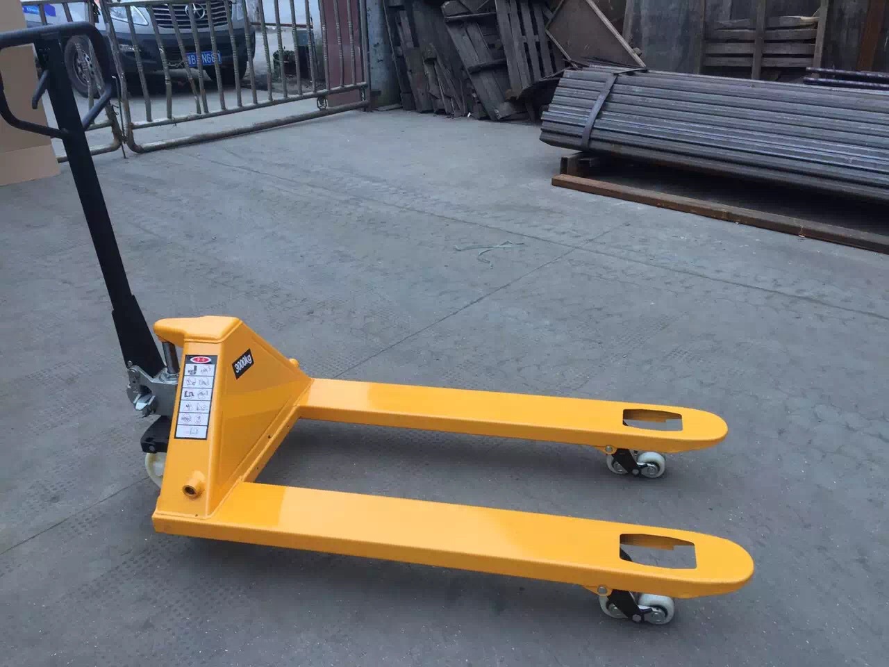 厂家供应3吨手动液压叉车 手动滑轮拖盘搬运车地牛叉车