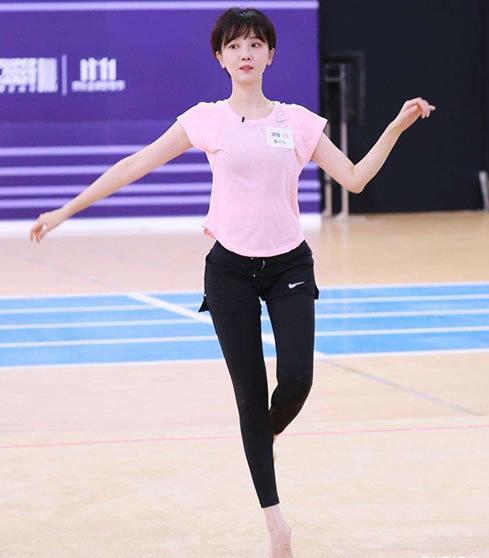 陈小纭:16岁考上中央芭蕾舞团,拿游泳冠军,中戏第一,北影第二_周迅_剧