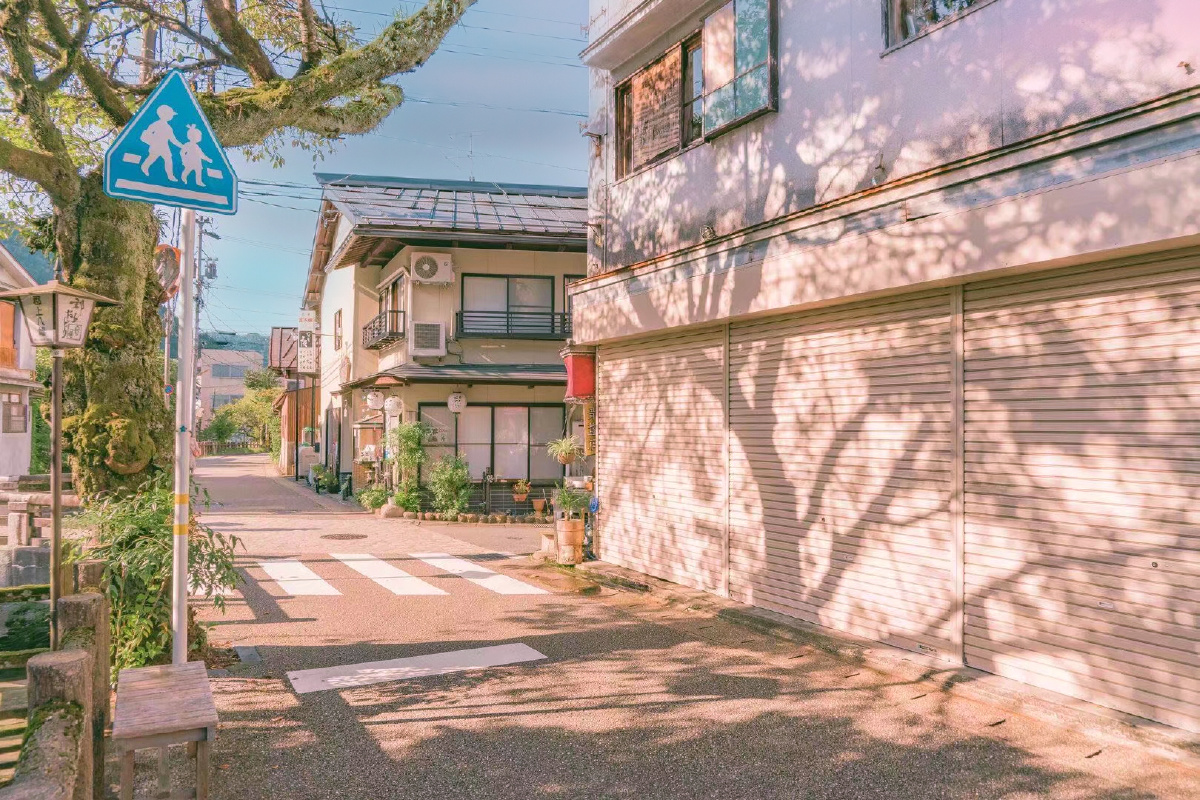 日本街道是二次元的画面叭