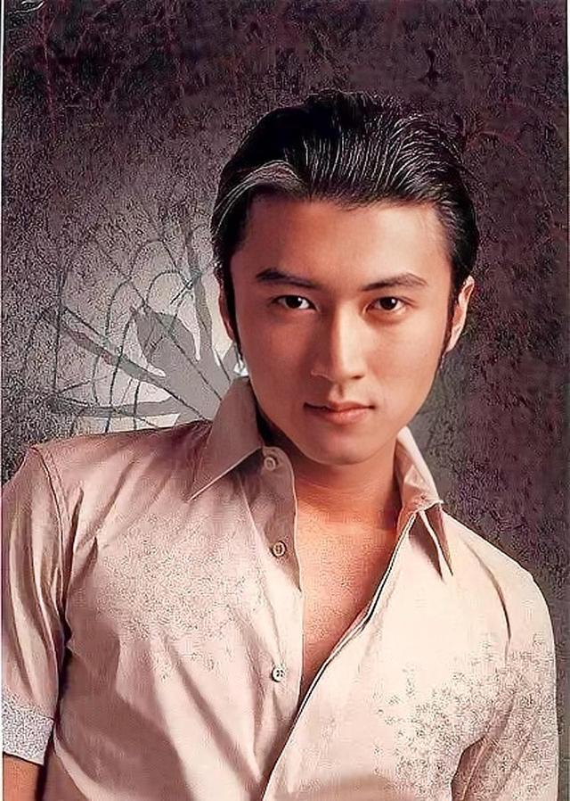 谢霆锋旧照曝光,真的是英俊潇洒,风度翩翩