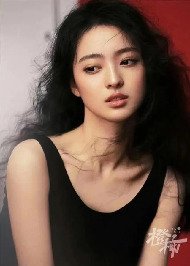 中戏艺考女生全国第一名曝光,网友直呼:美得有特色!