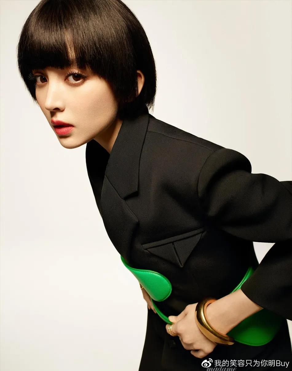 古力娜扎酷飒短发写真太美了!魔鬼身材性感靓丽