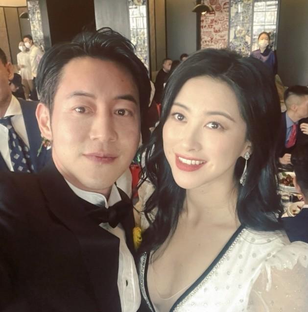 朱珠老公正脸首次曝光,帅气有型撞脸侯佩岑丈夫,是青年才俊_腾讯新闻