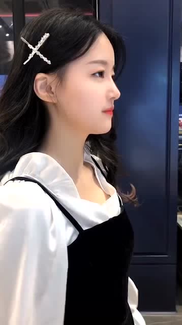 苏杭出美女,小模样甜甜的