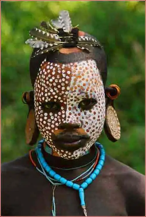 非洲原始部落原生态人体绘画艺术(珠儿转自幻灯片)