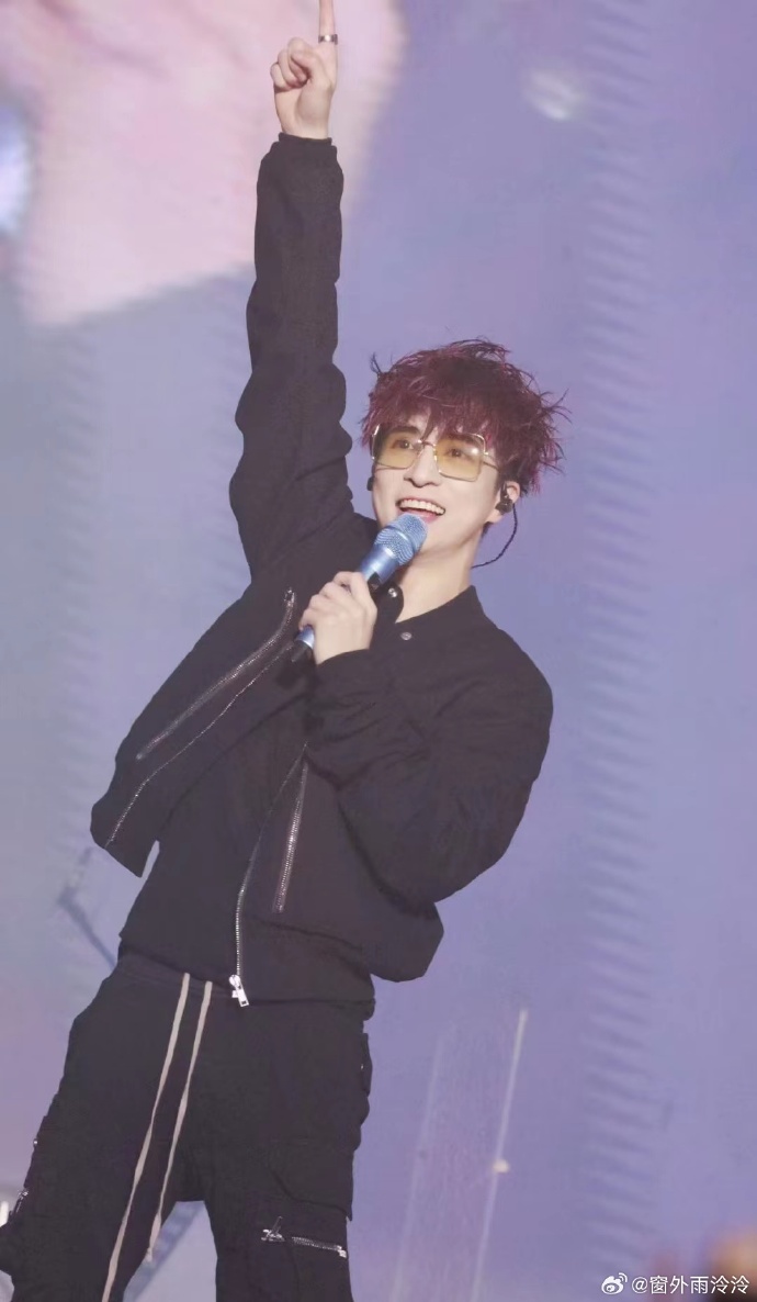 薛之谦超话一些,薛之谦的笑容#薛之谦张信哲互相蛐蛐##薛之谦演唱会