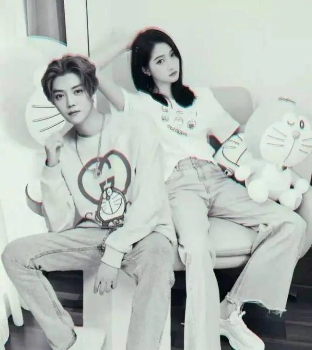 和很多素人相比还是有优势的,能和鹿晗肩并肩站在一起的鹿嫂关晓彤