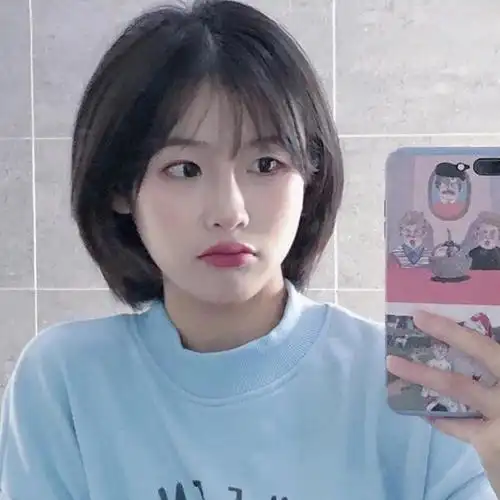 2020最火好看的短发女生头像