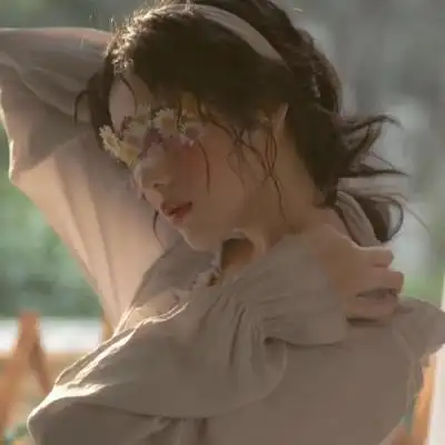 法国头像女复古高清法国复古部位女装优雅图片头像