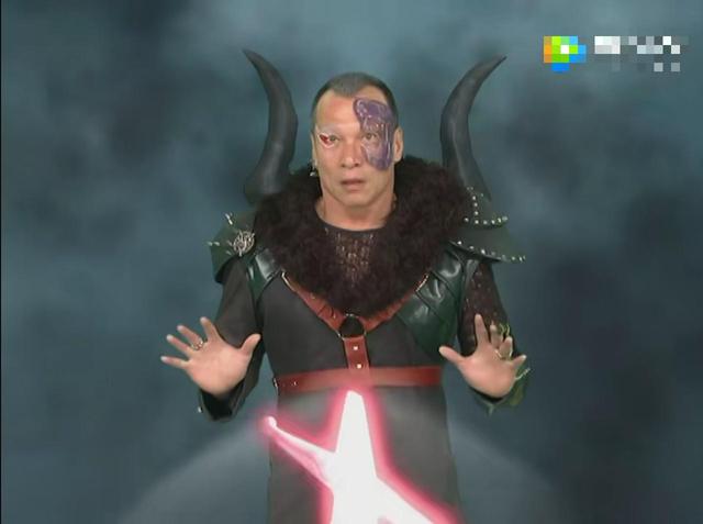 萌学园之蝶亚公主在萌骑士团与奈亚公主的奋战下,成功击垮暗黑大帝