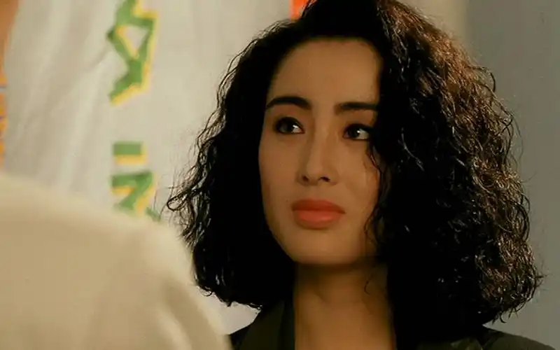 回顾短发女神「张敏」5 个经典发型,不退流行还能修饰小脸?