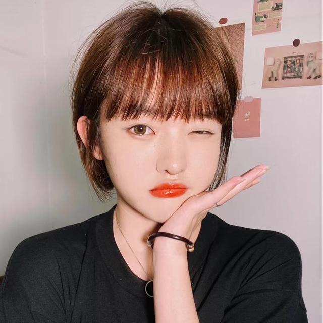 头大脸大适合什么发型,头大脸大怎么改善(几款好看的短发造型)