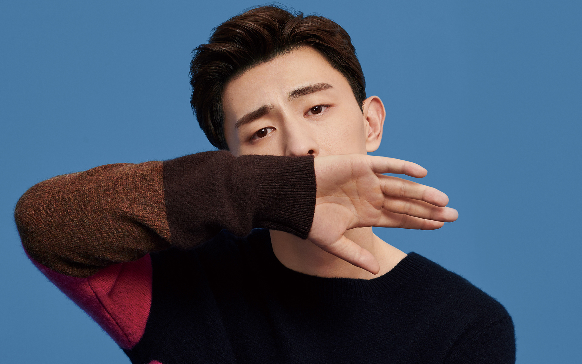 邓伦时尚帅气写真高清桌面壁纸