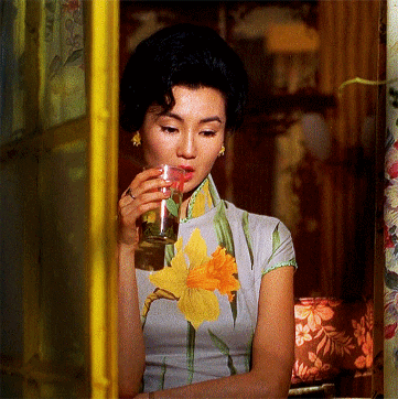 《花样年华》张曼玉的21件旗袍:看一眼就沦陷,穿旗袍只服张曼玉