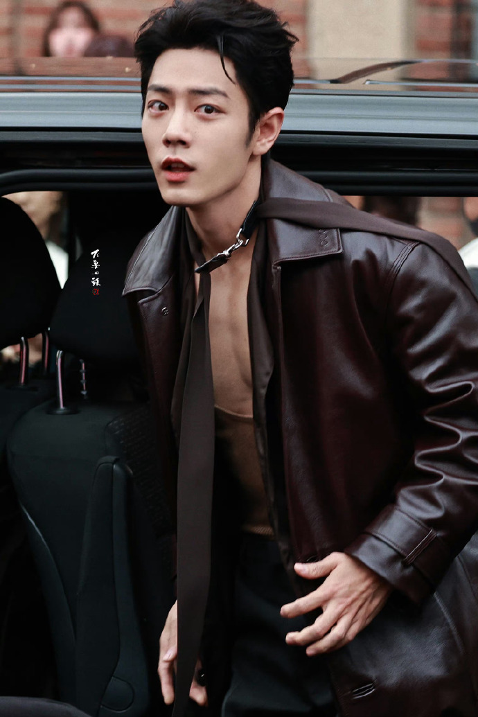 2024秋冬女装秀#肖战本人微博和品牌微博计入emv:  tods高清怼脸重温