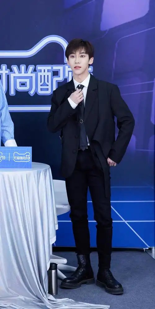 今天也被他的帅气倾倒!【.