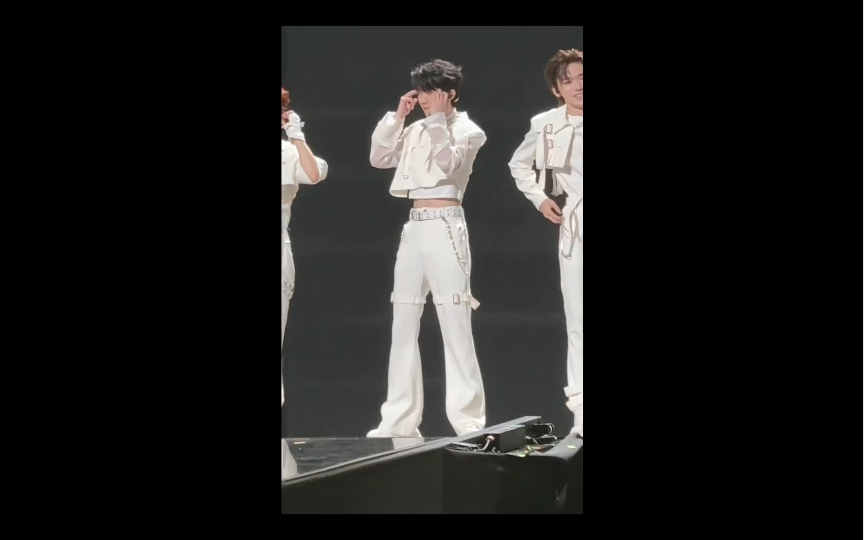 马嘉祺 女团舞 这小蛮腰 腹肌好明显啊