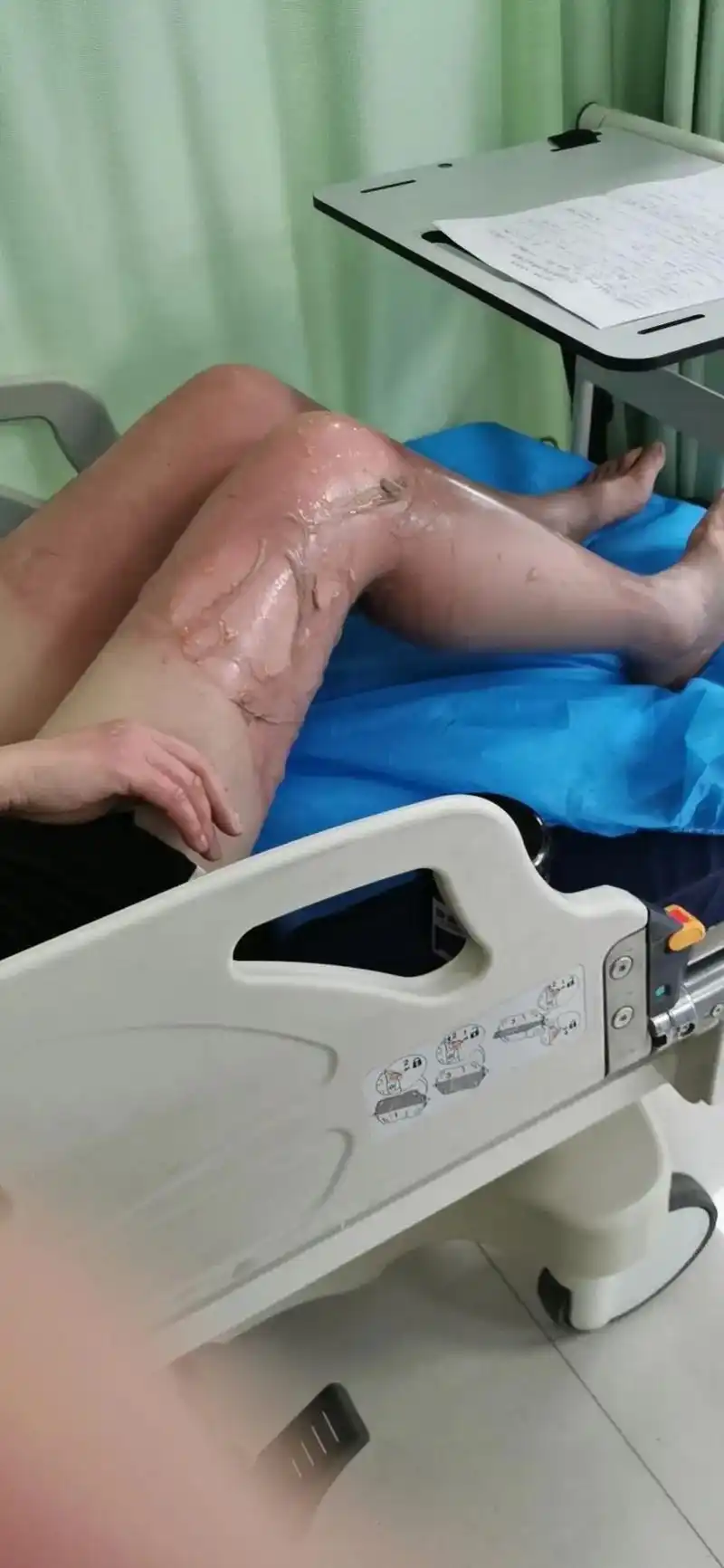 自从接到电话心里面就不是滋味,差点没把我激死,大半夜家医院自 - 抖