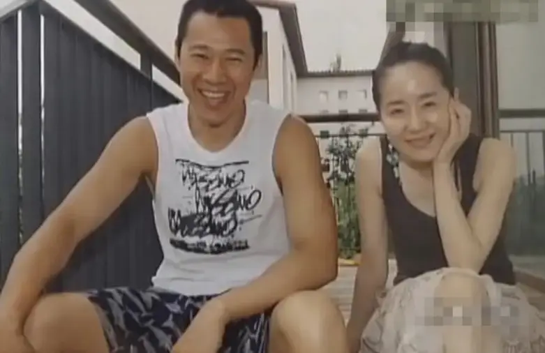 "硬汉"张丰毅,二婚娶小12岁霍凡,28年宠妻如宝,两人至今无子_生活