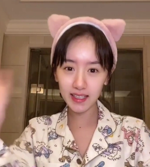 乔欣卸妆后袁冰妍卸妆后宋妍霏卸妆后看到李沁羡慕了