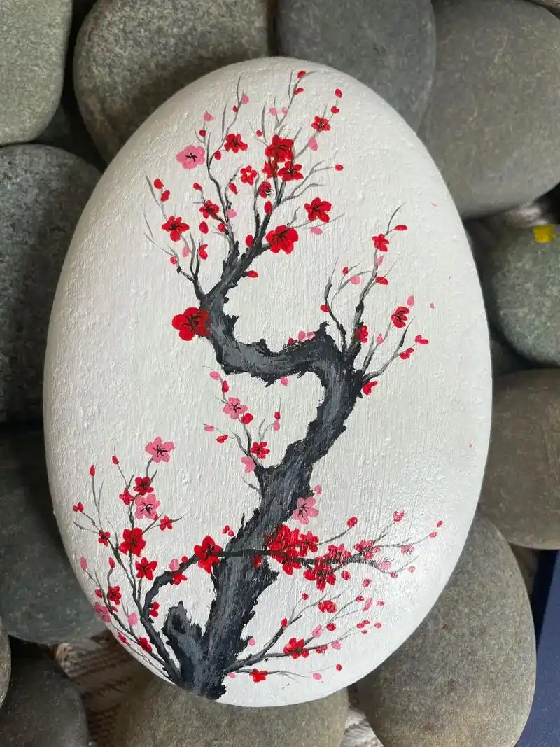 石头画,梅花.梅花,一朵含苞待放的花,虽然它不如春天的花儿那 - 抖音