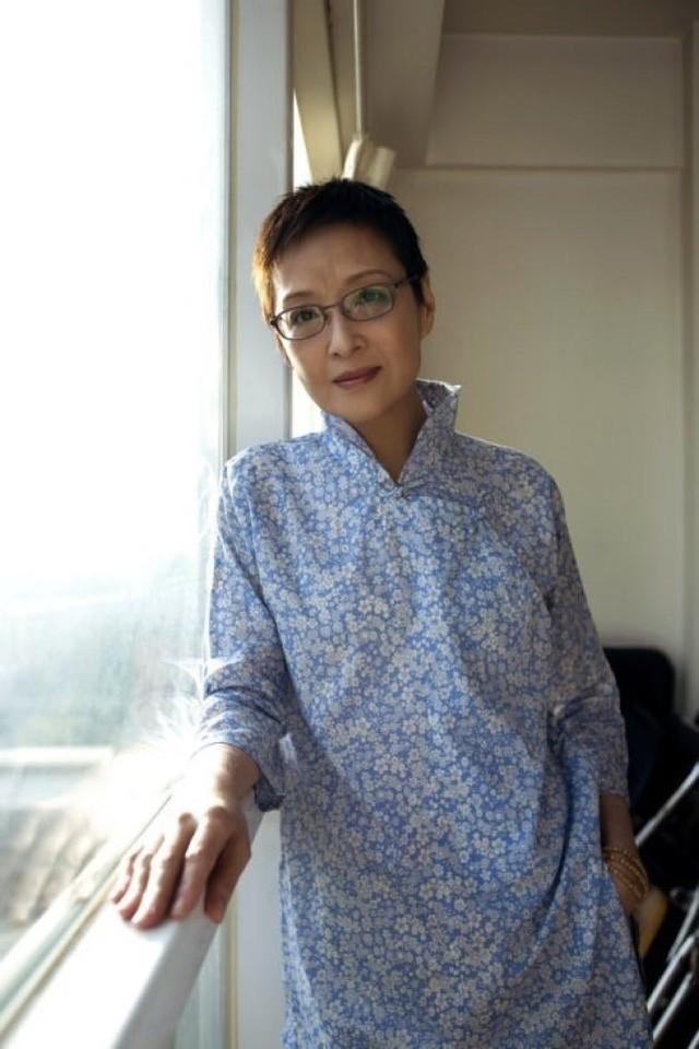 胡因梦自然老去太优雅!不扮嫩气质出众,果然美从来与年龄无关