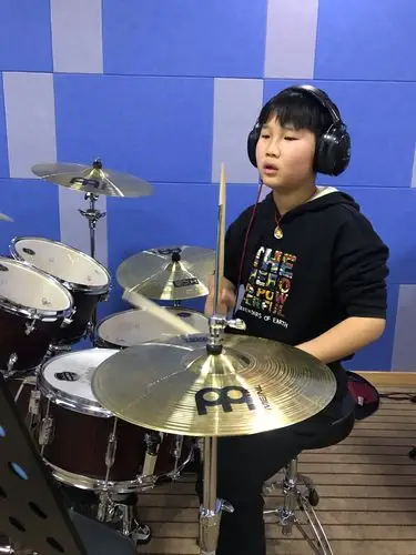今日分享:孩子学习架子鼓的好处