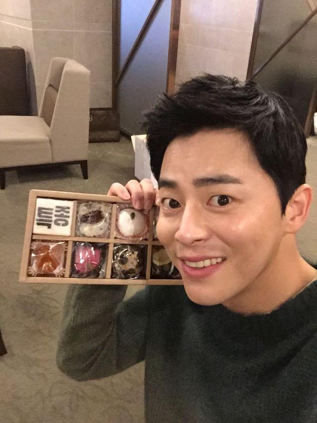 曹政奭意外出现让妻子gummy大呼:"我无法集中注意力"