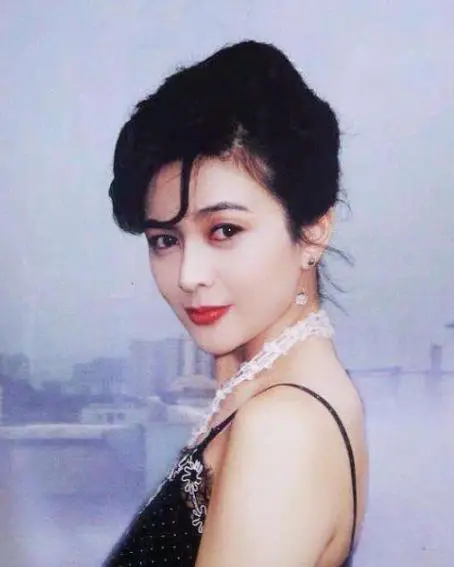 让人三观尽毁的关之琳要如何从头再来