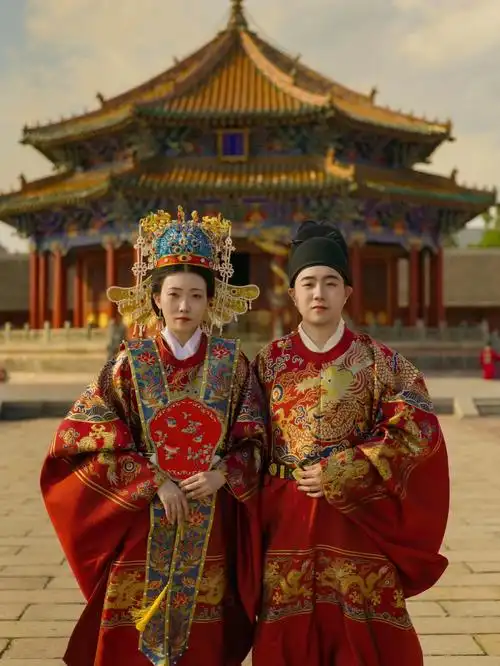 沈阳故宫的明制婚服照