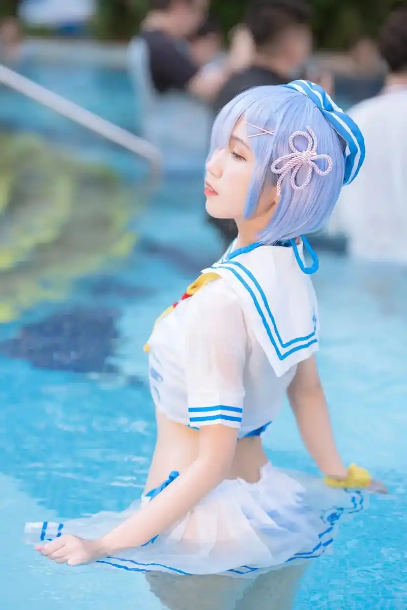 水上二次元蕾姆.蕾姆水着 #夏天该有的样子  #cospla - 抖音