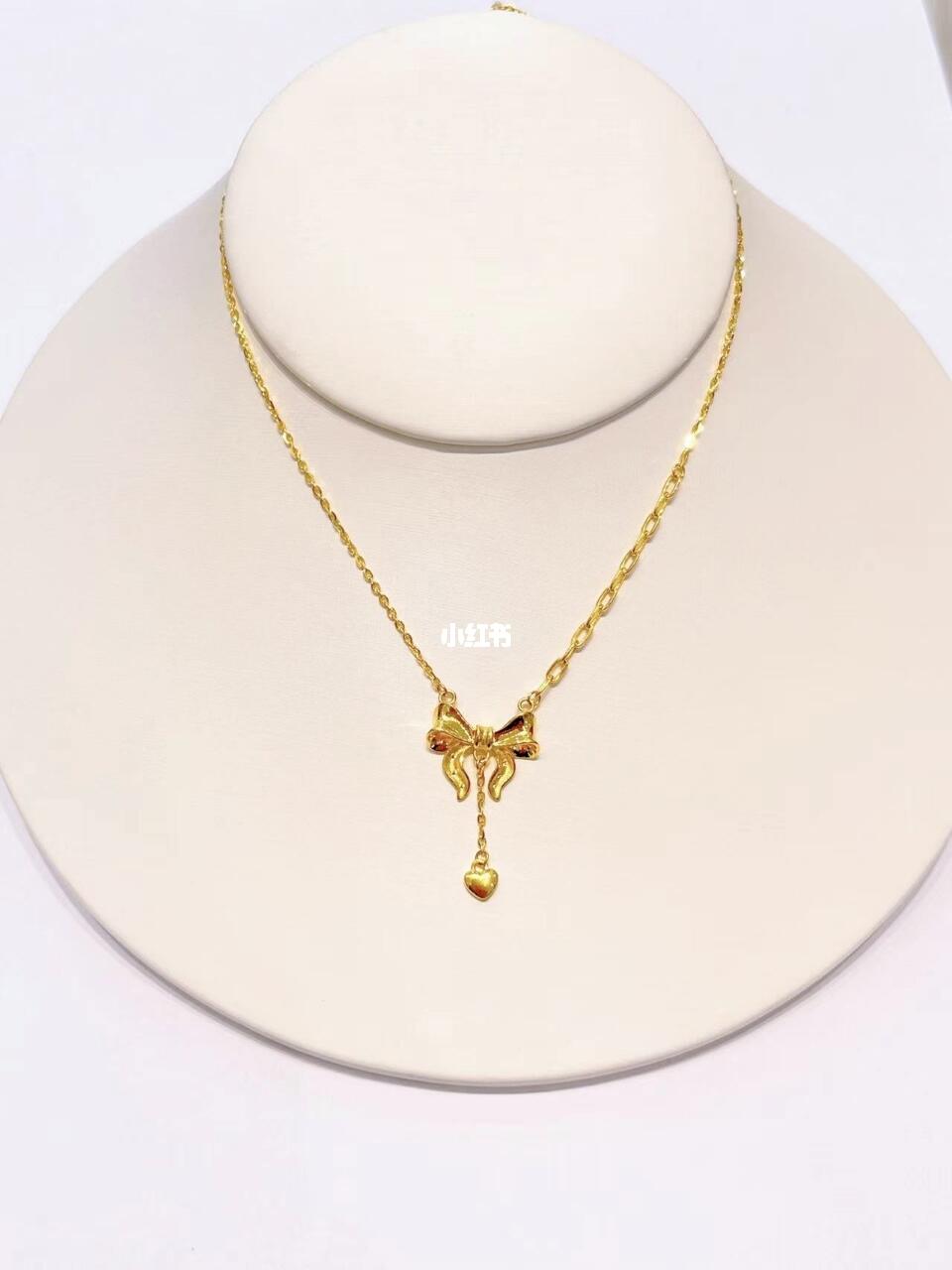 中国珠宝精品黄金项链新品上柜