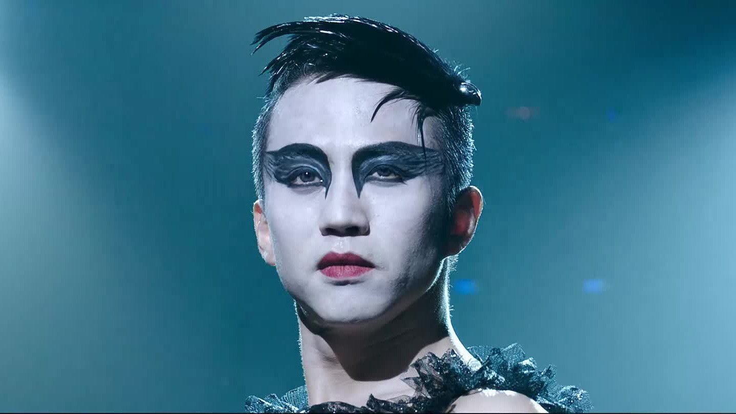 分手大师:邓超变成美女超模,舞台大跳钢管舞